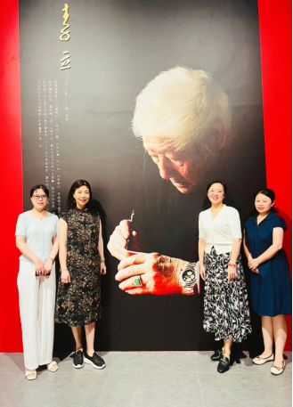 三馆中心赴长沙美术馆参观我校杰出校友李立先生画展